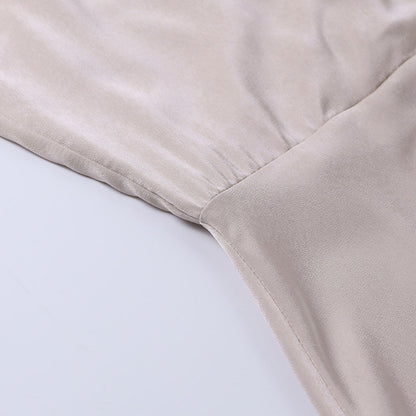 Tiefer Ausschnitt, Sommerkleid Aus Satin