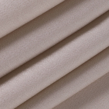 Tiefer Ausschnitt, Sommerkleid Aus Satin