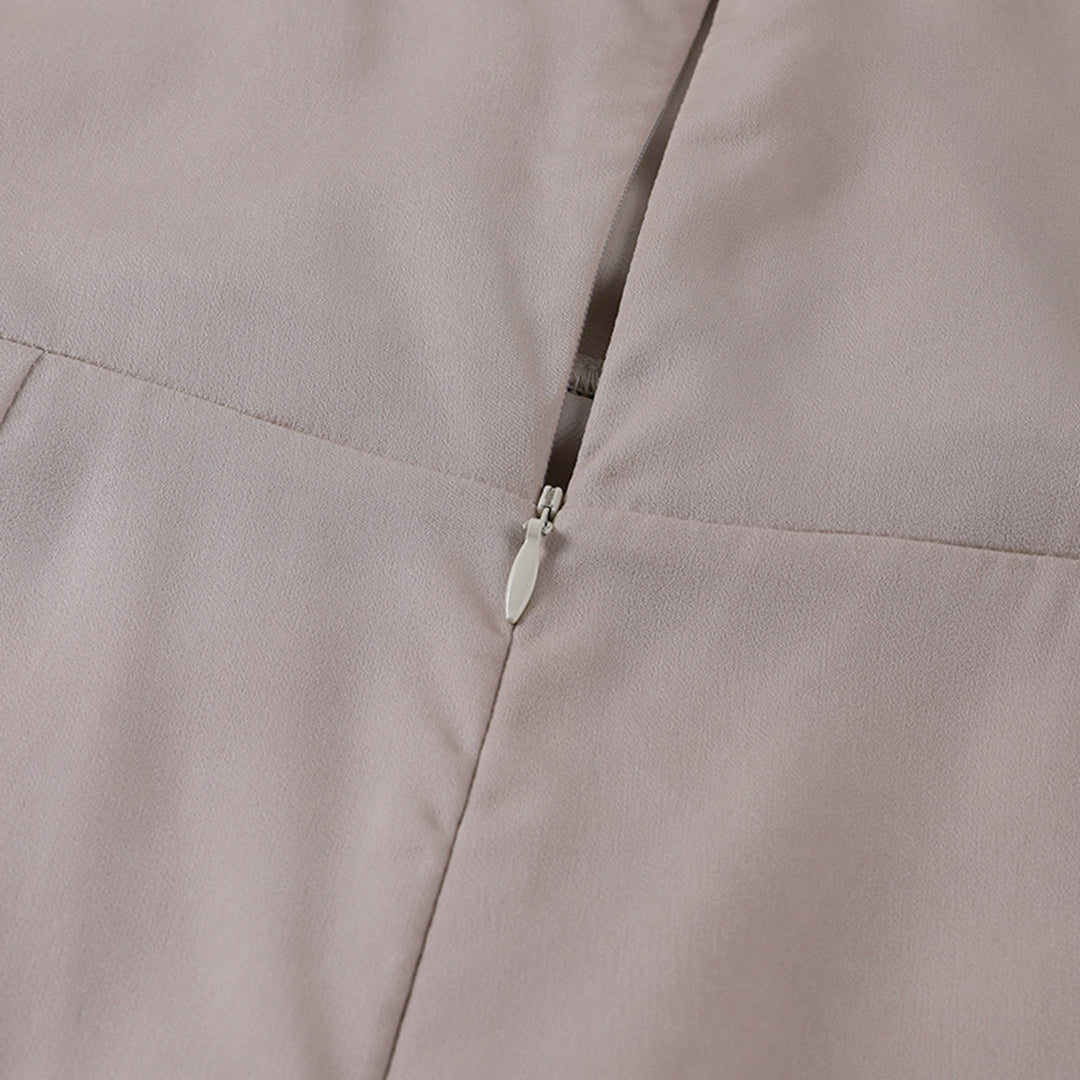 Tiefer Ausschnitt, Sommerkleid Aus Satin
