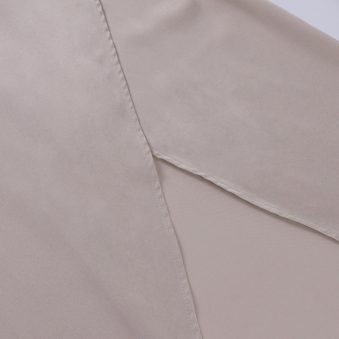 Tiefer Ausschnitt, Sommerkleid Aus Satin