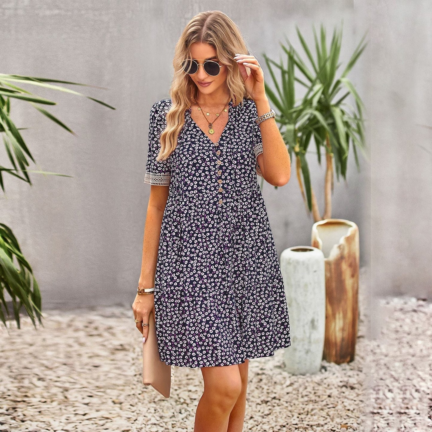 Gemustertes Midikleid Mit V-Ausschnitt