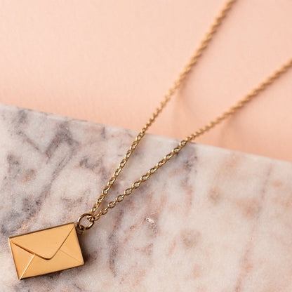Elegante Halskette Mit Buchstaben-Design
