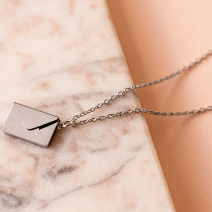 Elegante Halskette Mit Buchstaben-Design