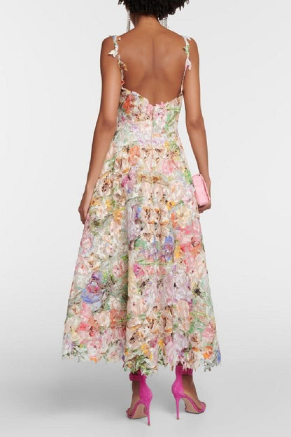 Elegantes, Tief Ausgeschnittenes Midikleid