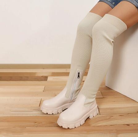 Gestrickte Damenstiefel: Plateau-Design, Stiefel İm Socken-Stil