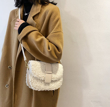 Tasche Mit Plüschfell-Details