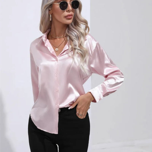 Satinhemd İm Stylischen Design