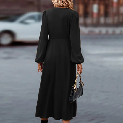 Midikleid Mit V-Ausschnitt Und Knopfdetail