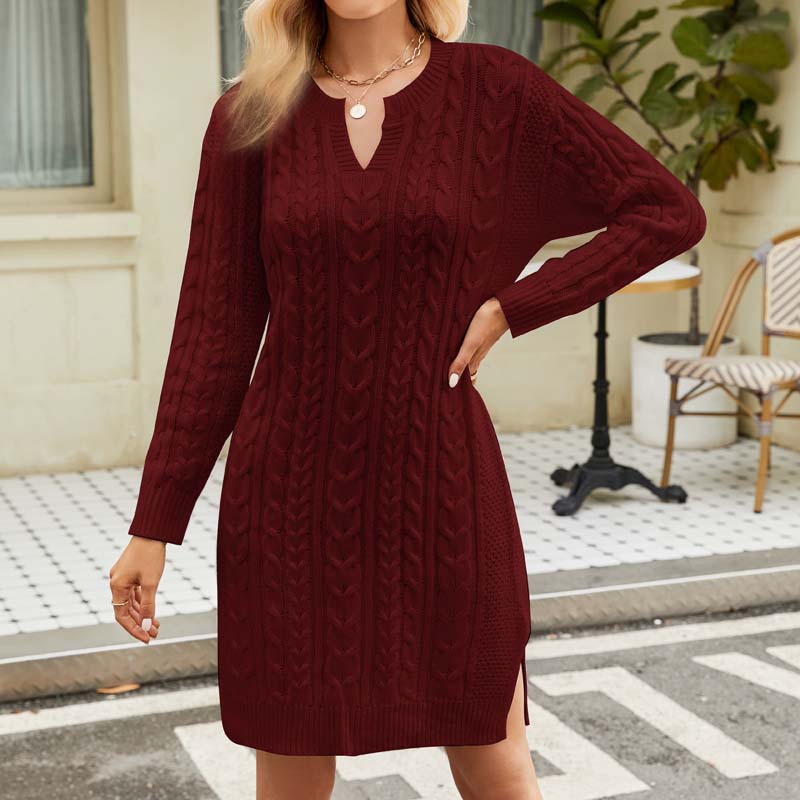 Bequemes Strickkleid Mit Streifenmuster