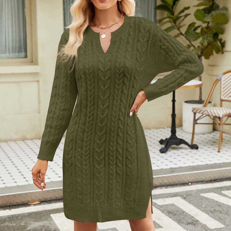 Bequemes Strickkleid Mit Streifenmuster