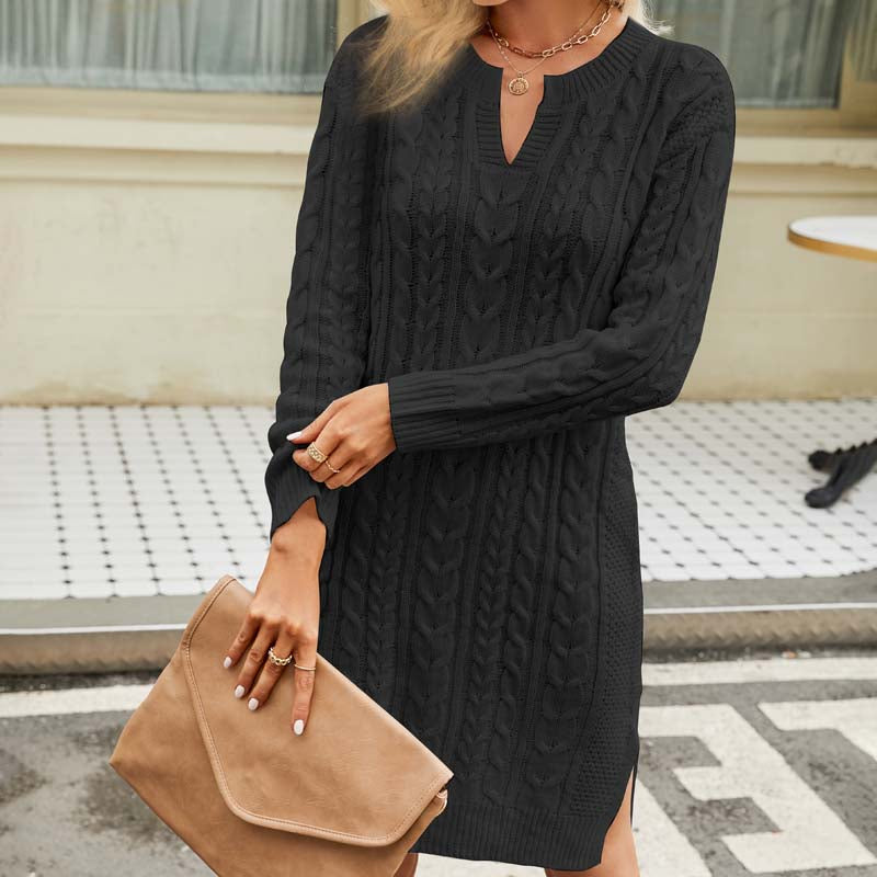 Bequemes Strickkleid Mit Streifenmuster