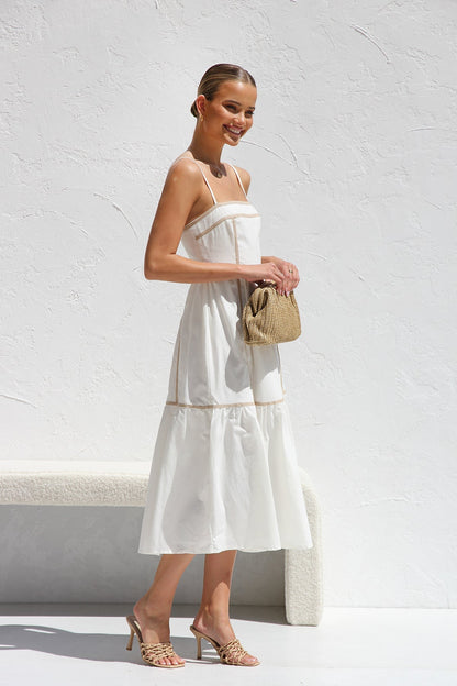 Midikleid Mit Schmalen Trägern Und Quadratischem Ausschnitt