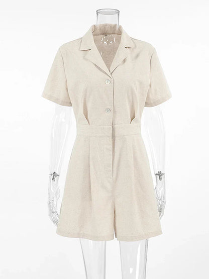 Stylischer Jumpsuit Mit Klassischem Kragen Und Gürtel