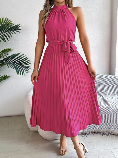 Plissiertes Crêpe-Kleid Mit Gürtel