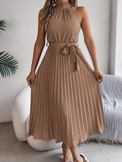 Plissiertes Crêpe-Kleid Mit Gürtel