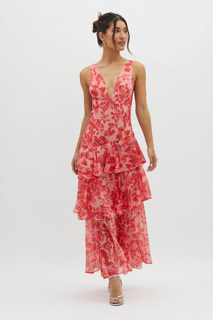 Elegantes Maxikleid Mit Dünnen Trägern Und Tiefem Rücken