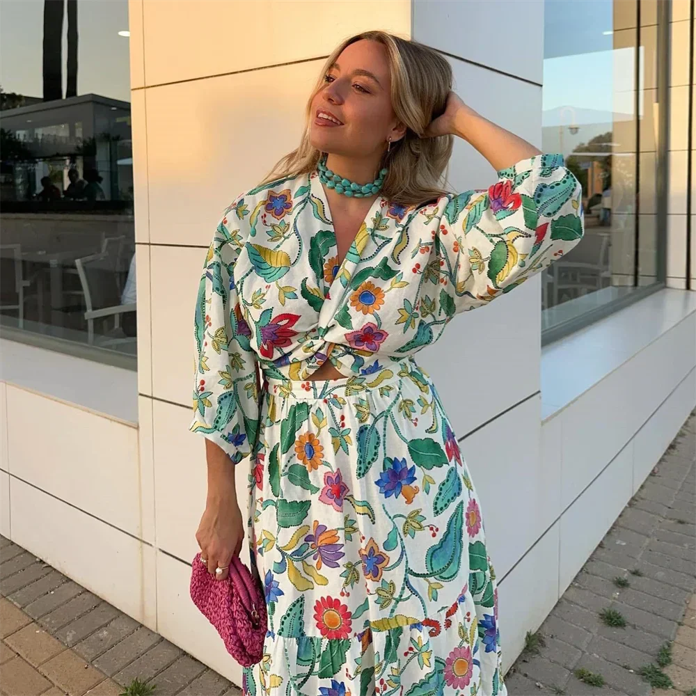 Maxikleid Mit V-Ausschnitt Und Langen Ärmeln