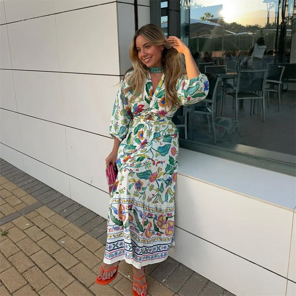 Maxikleid Mit V-Ausschnitt Und Langen Ärmeln