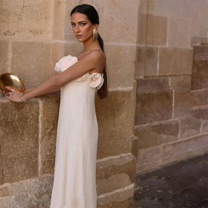 Elegantes Schulterfreies Maxikleid
