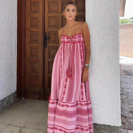 Tief Ausgeschnittenes Maxikleid Mit Dünnen Trägern