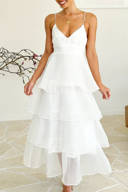 Elegantes Maxikleid Mit Dünnen Trägern Und Tülldetails