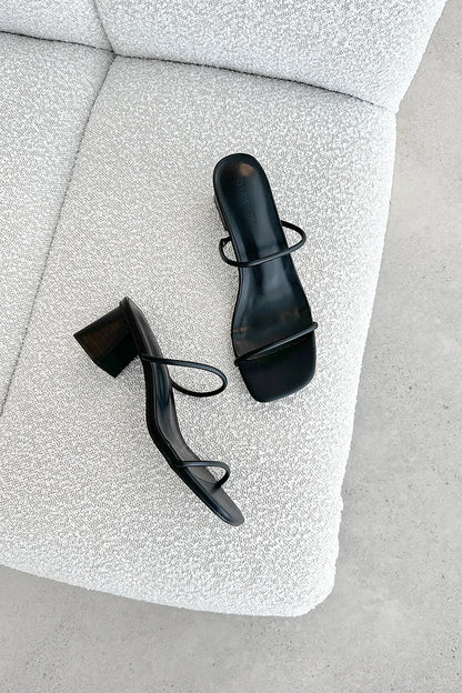 Stilvolle Und Moderne Sandalen Mit Blockabsatz