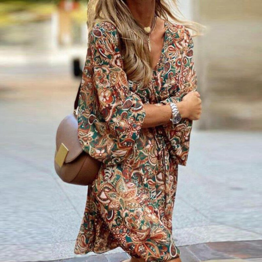 Gemustertes Bohemian-Midikleid