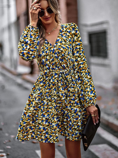 Midikleid Mit V-Ausschnitt Und Blumenmuster