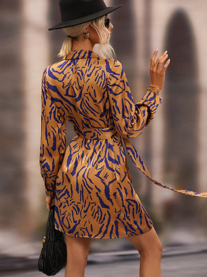 Wickel-Midikleid Mit Langen Ärmeln Und V-Ausschnitt