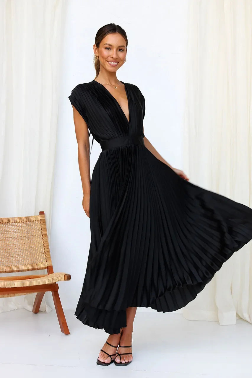 Elegantes Plisseekleid – Feminines V-Ausschnitt-Design