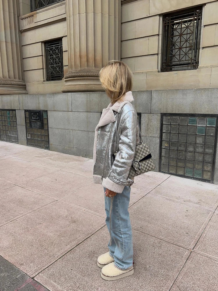 Stylische Designerjacke Mit Plüschdetails