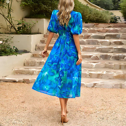 Gemustertes Sommerkleid Mit V-Ausschnitt