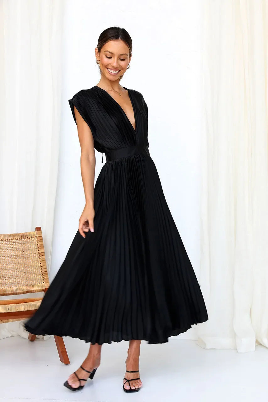 Elegantes Plisseekleid – Feminines V-Ausschnitt-Design