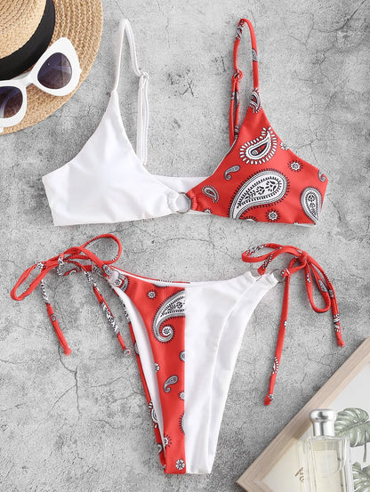 Gemusterter Bikini Mit Elegantem Design