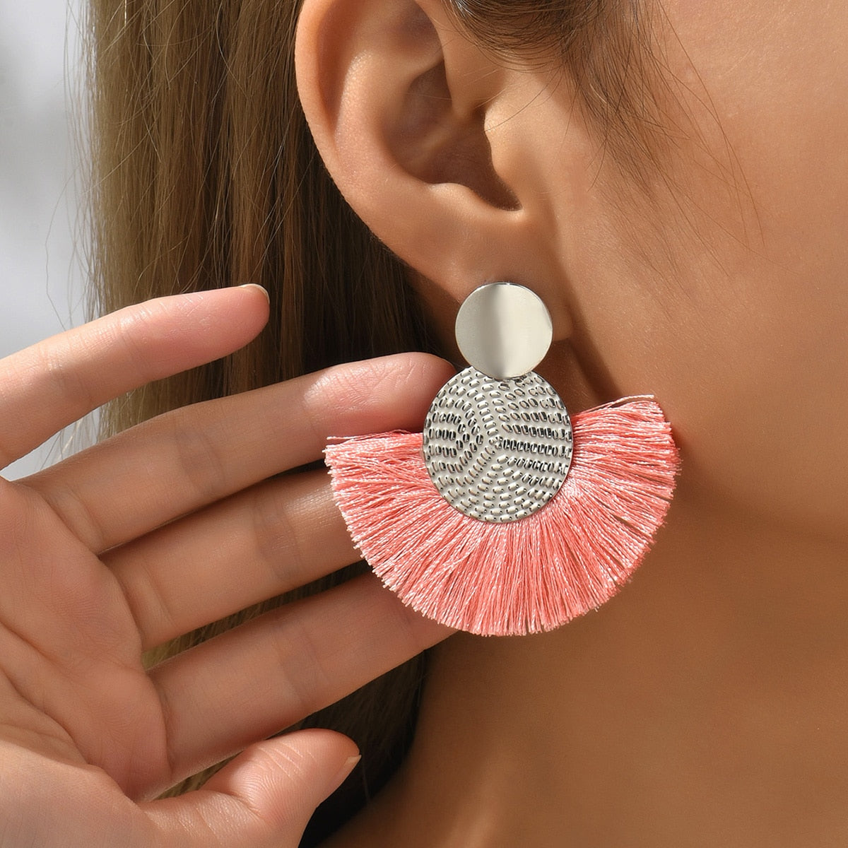 Auffälliger Schmuck: Trendy Boho Quasten Ohrringe