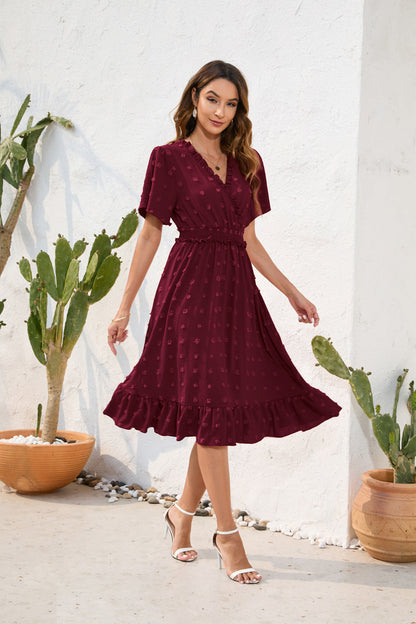 Sommerkleid Mit Hoher Taille Und Kurzen Ärmeln Und Schnürung