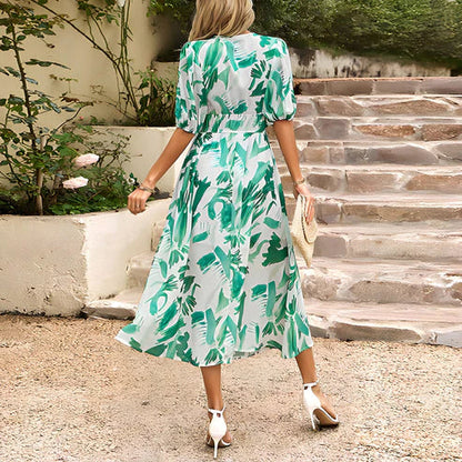 Gemustertes Sommerkleid Mit V-Ausschnitt