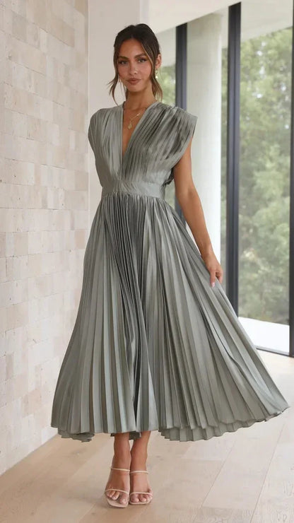 Elegantes Plisseekleid – Feminines V-Ausschnitt-Design
