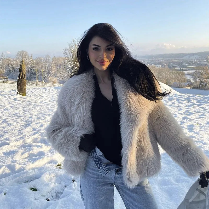 Stylische Jacke Mit Plüschdetails