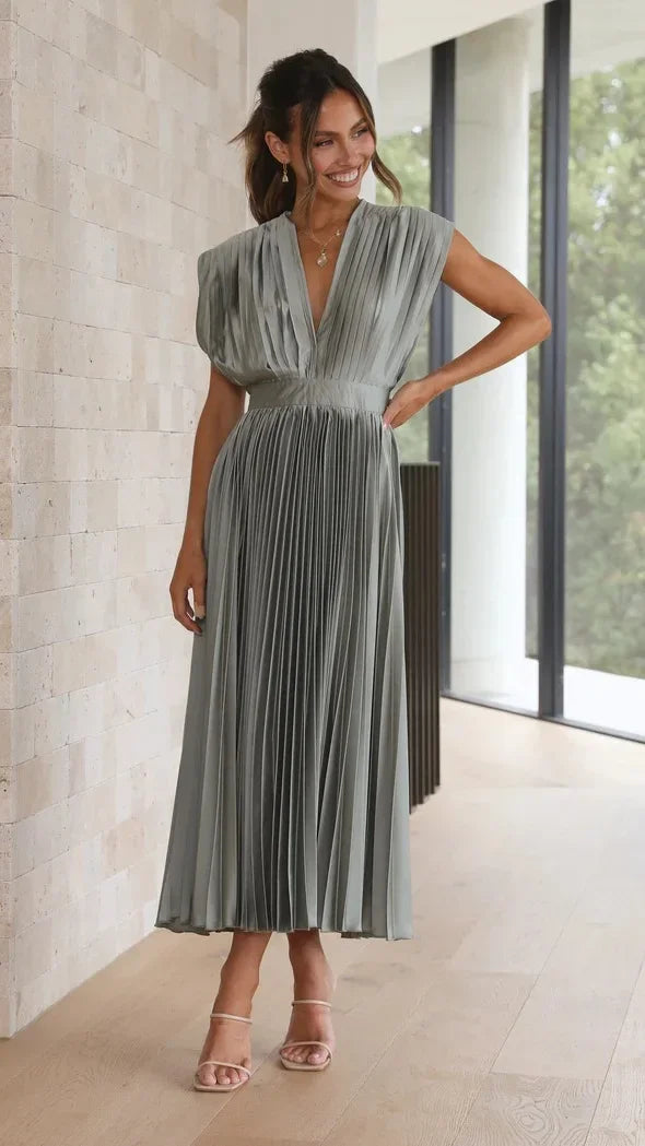 Elegantes Plisseekleid – Feminines V-Ausschnitt-Design