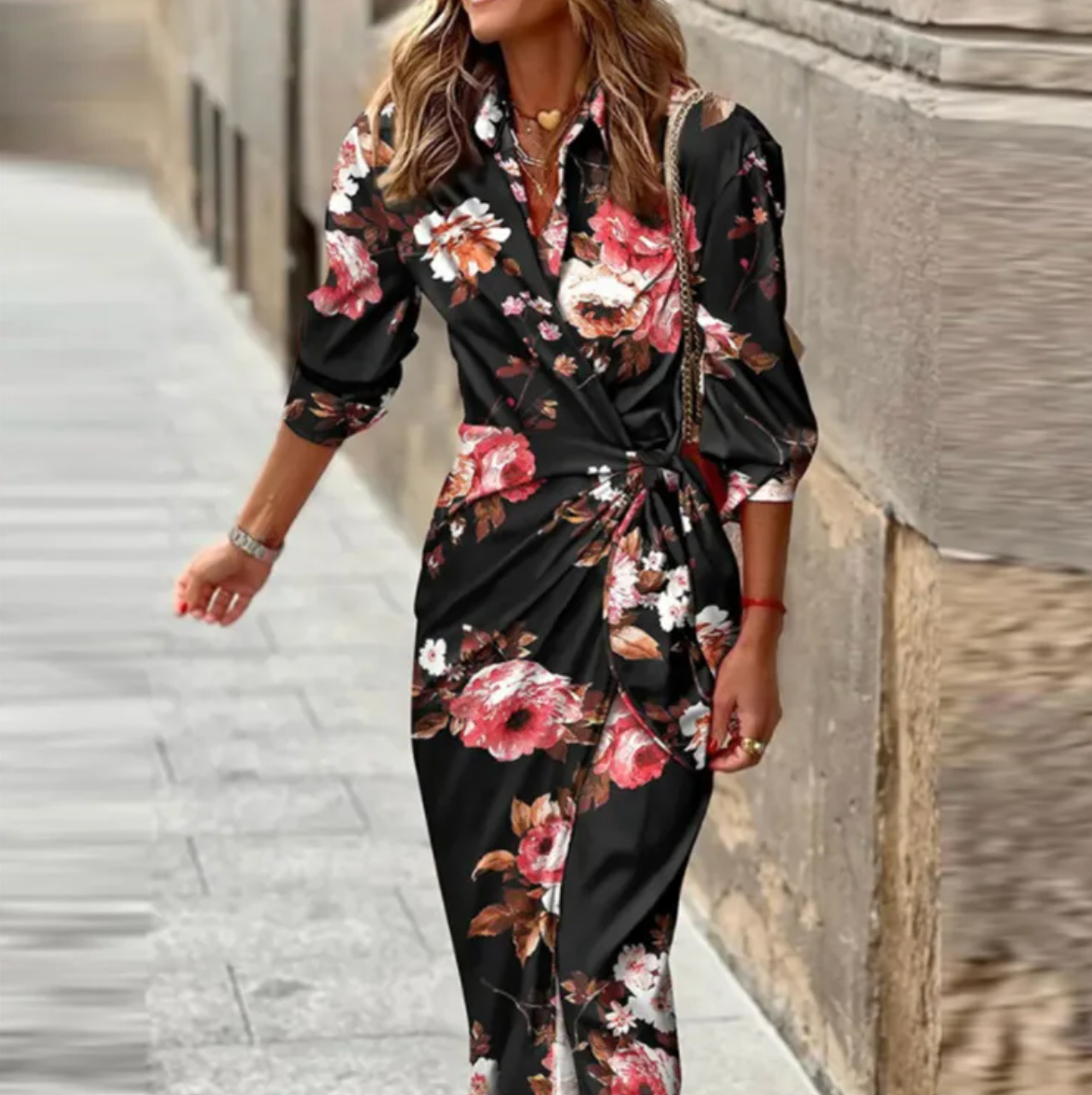 Schickes Midikleid Mit Halben Ärmeln Und Print