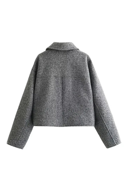 Elegante Reißverschlussjacke Mit Taschendetails