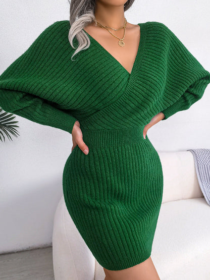 Minikleid Mit V-Ausschnitt Und Langen Ärmeln