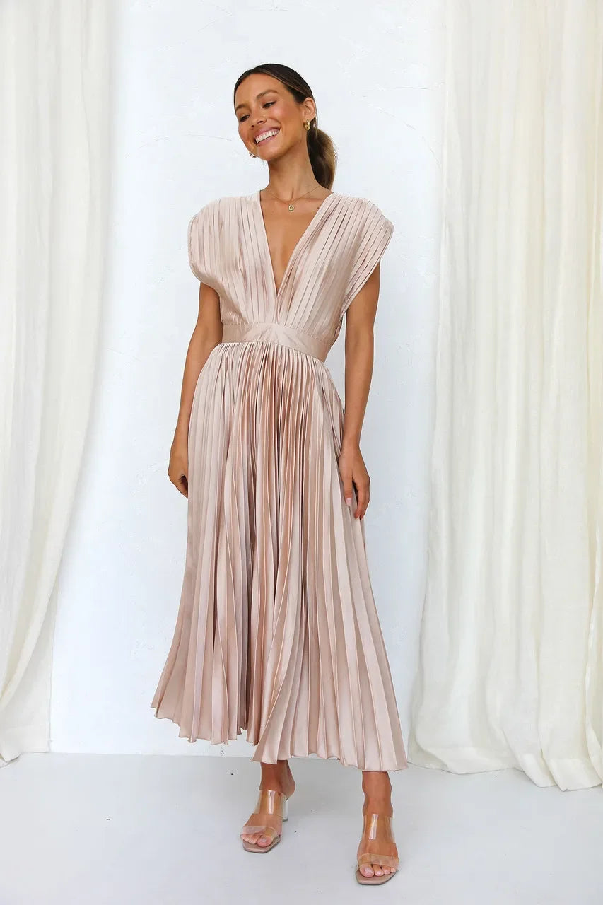 Elegantes Plisseekleid – Feminines V-Ausschnitt-Design