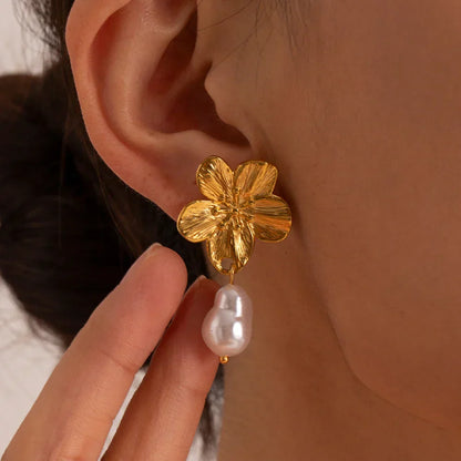 Hypoallergene Vintage Blumenohrringe