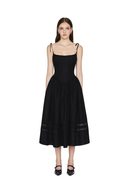 A-Linien-Kleid Mit Quadratischem Ausschnitt Und Spitzendetail