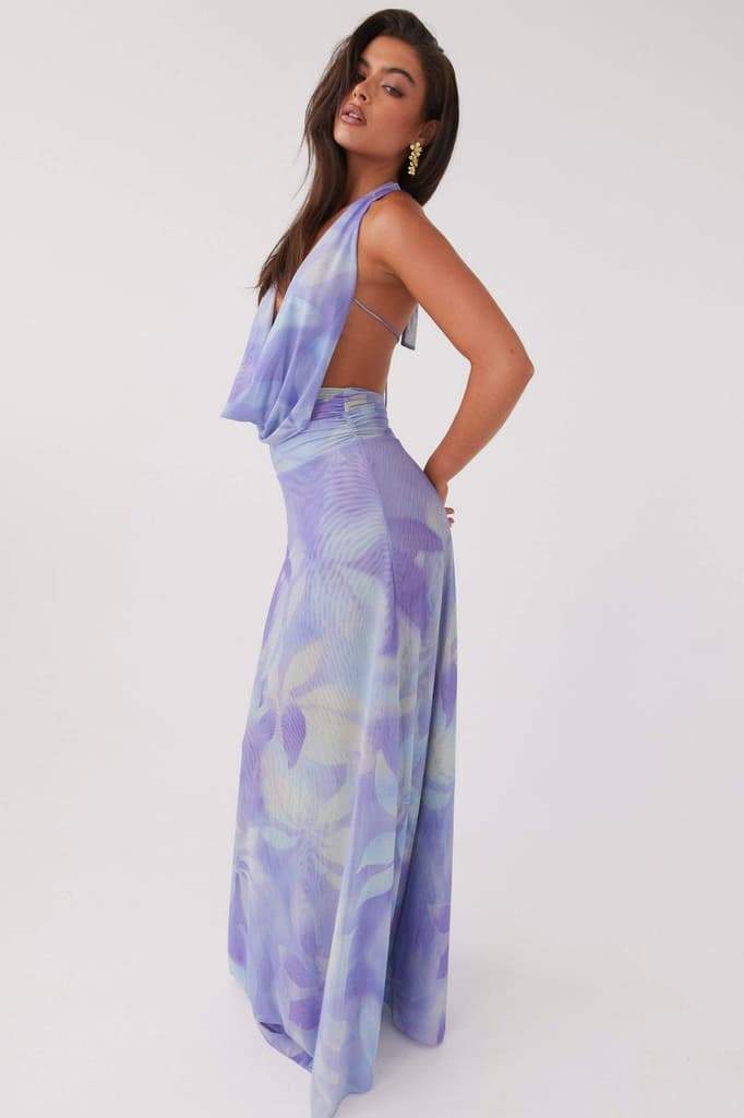 Bedrucktes Neckholder-Maxikleid