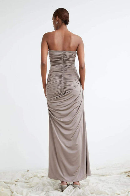Plissiertes Maxikleid Mit V-Ausschnitt