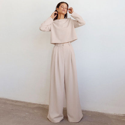Khakifarbenes Set Aus Langärmligem Crop-Top Und Hose Mit Weitem Bein