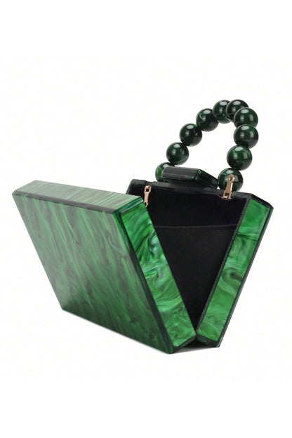 Handtasche Mit Perlenkette Und Marmormuster